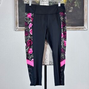 Betsey Johnson Womens Black Rose Print Mesh Cutout Crop Leggings Size Medium